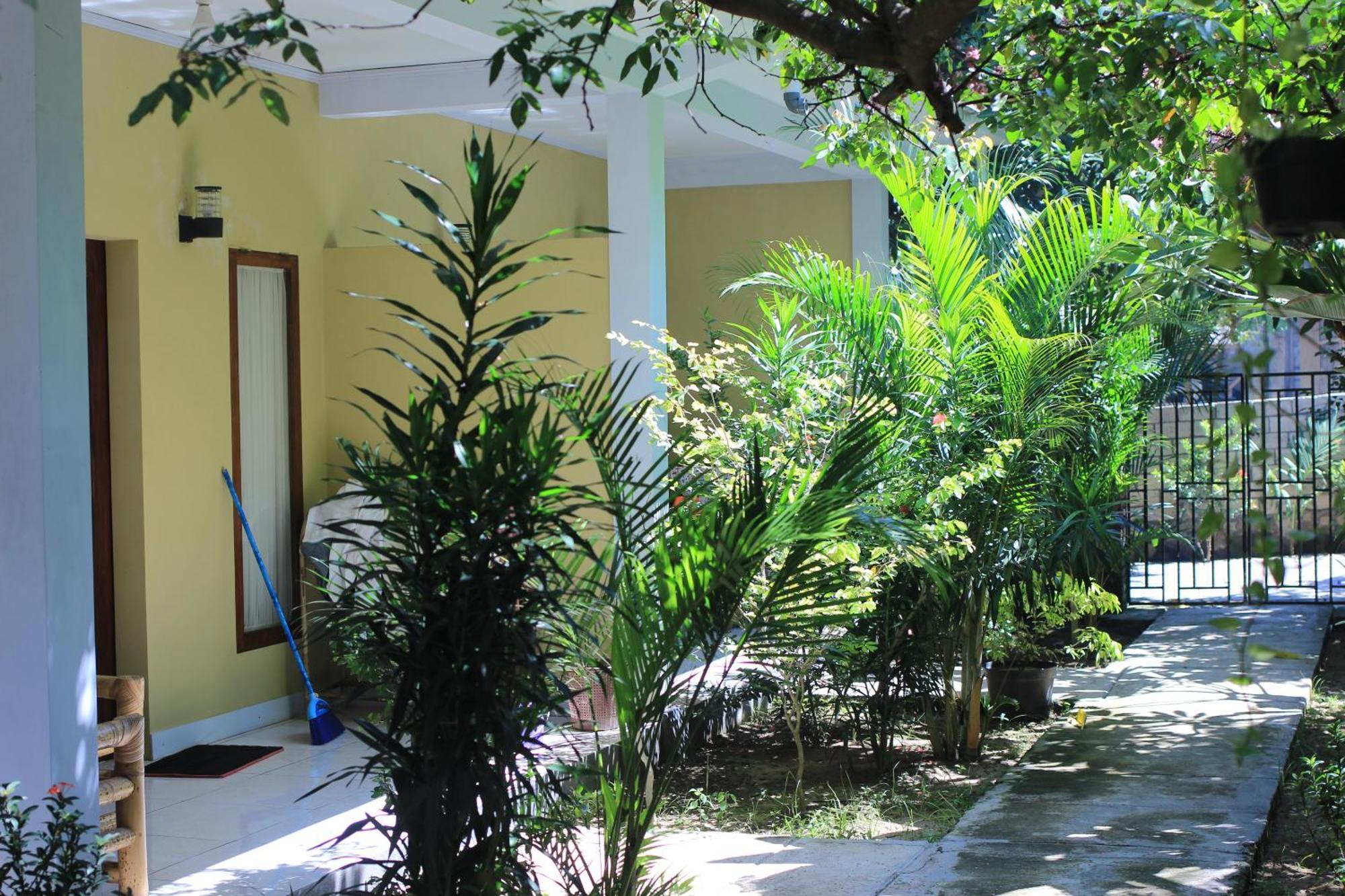 Three V Homestay Kuta  Экстерьер фото
