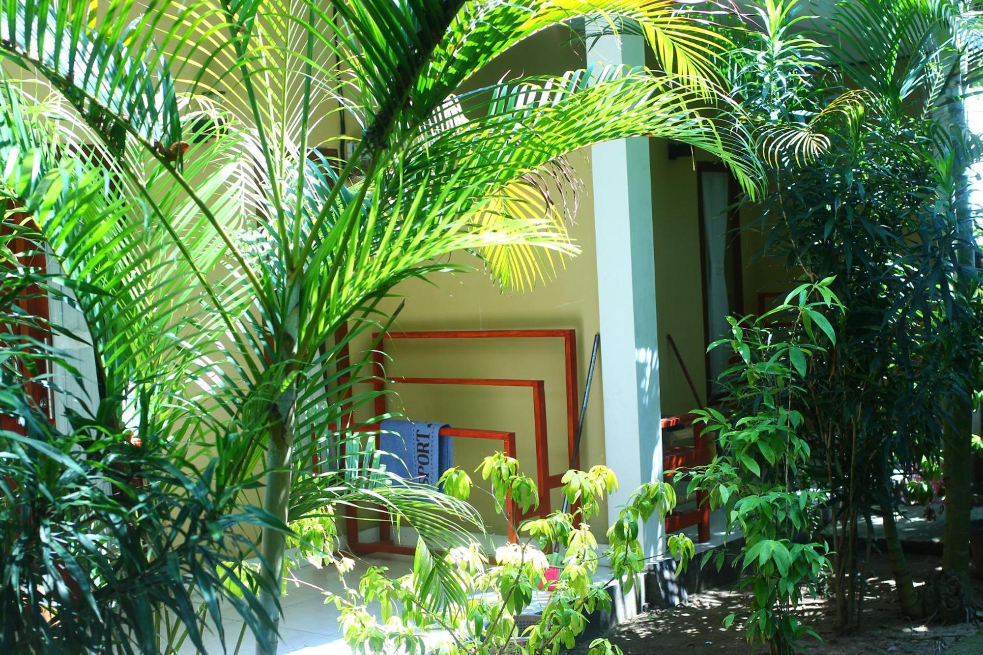Three V Homestay Kuta  Экстерьер фото