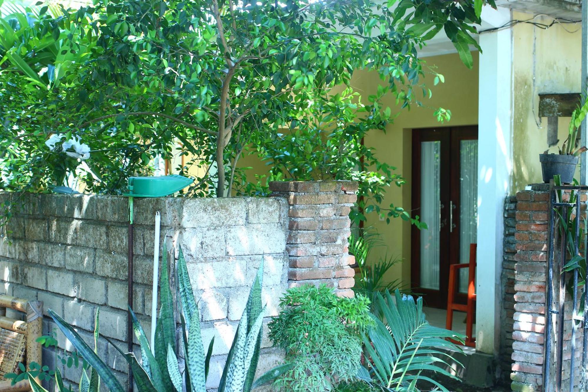 Three V Homestay Kuta  Экстерьер фото